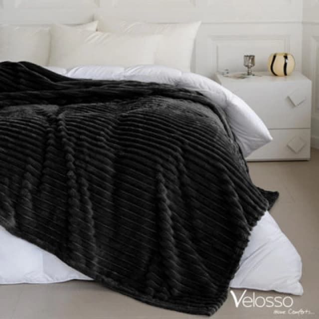 Velosso Elegant Thermal Plush Ribbed Throw Blanket In Modern Style For Sofa, Bed In 200Cm X 240Cm - Black