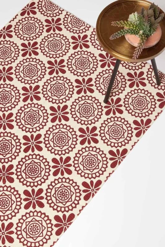 HOMESCAPES Homescapes - Cassia Red Cotton Geometric Rug 120 x 170cm RU1403C