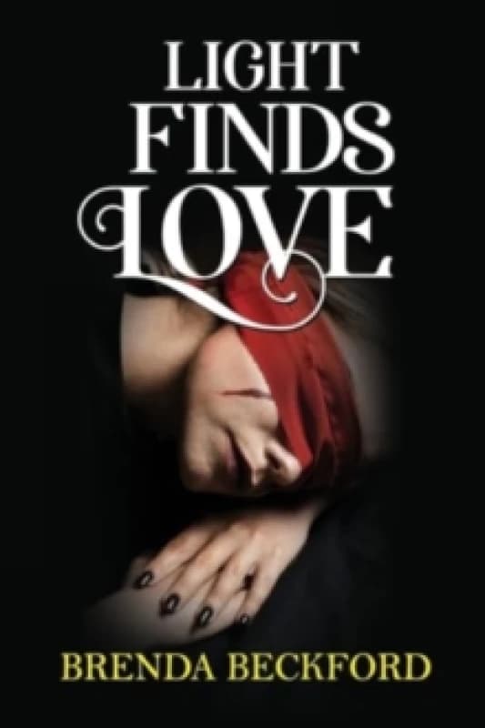 Light Finds Love Paperback / softback