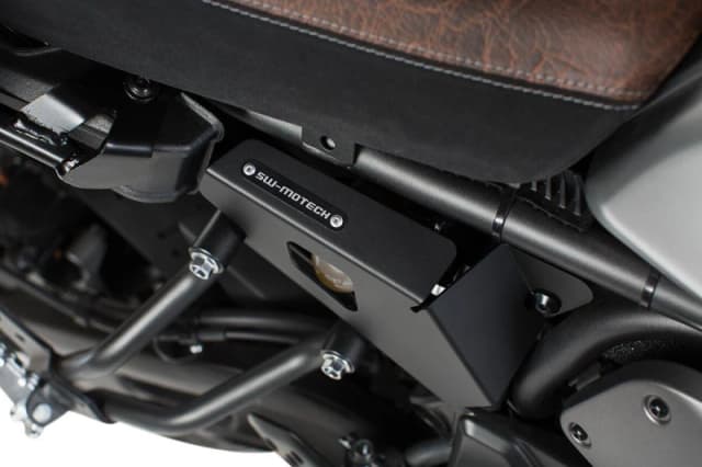 SW-Motech Brake fluid reservoir guard set - Black. Yamaha XSR700 (15-) / XT (19-) L+R.