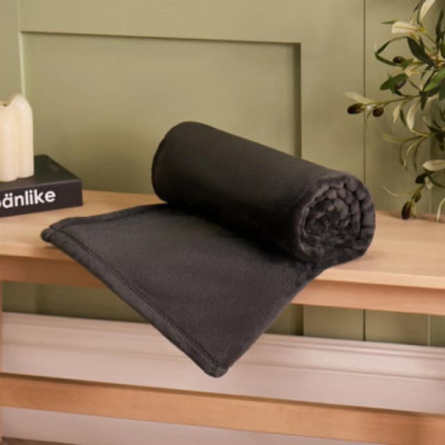 OHS OHS Ultra Soft Flannel Fleece Throw Blanket in Charcoal Size: 150cm x 200cm Charcoal 150cm x 200cm Unisex 5027434227099