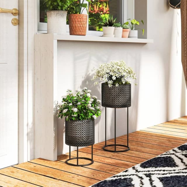 OUTSUNNY Metal Plant Pots Flower Planters Set of 2 for Indoor Outdoor Black Unisex