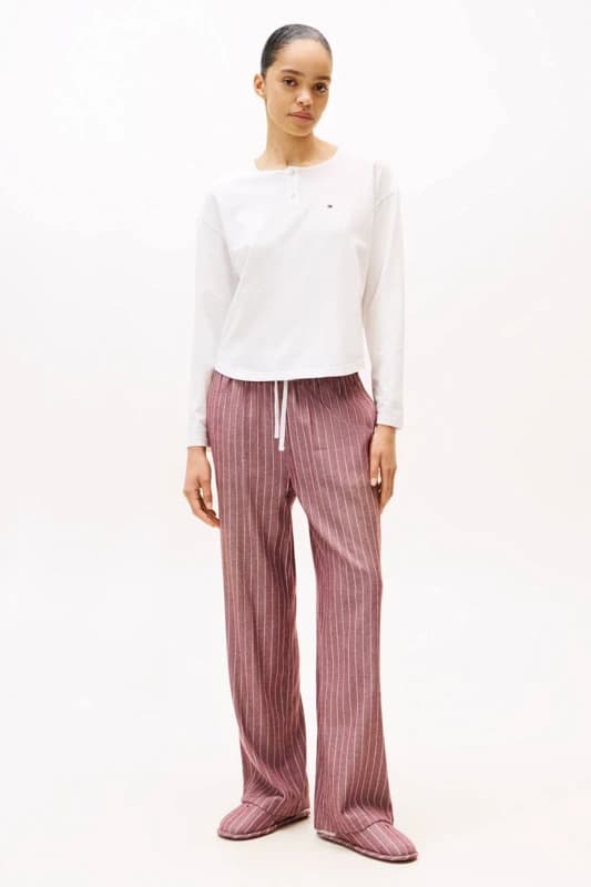 Tommy Hilfiger Womens Ess. Sleep Gift LS Flannel Tee Set w. Slipper Ecru/Rouge Size: XS Multicolor Female XS