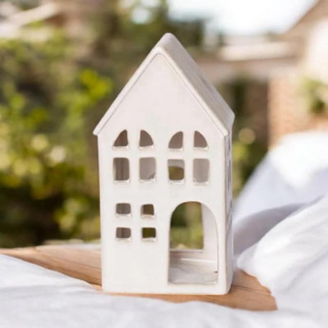 MSL 21CM CREAM CERAMIC HOUSE TEALIGHT HOLDER