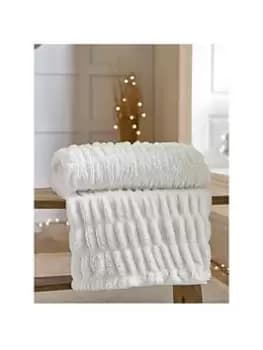 Deyongs New Hampshire Faux Fur Throw