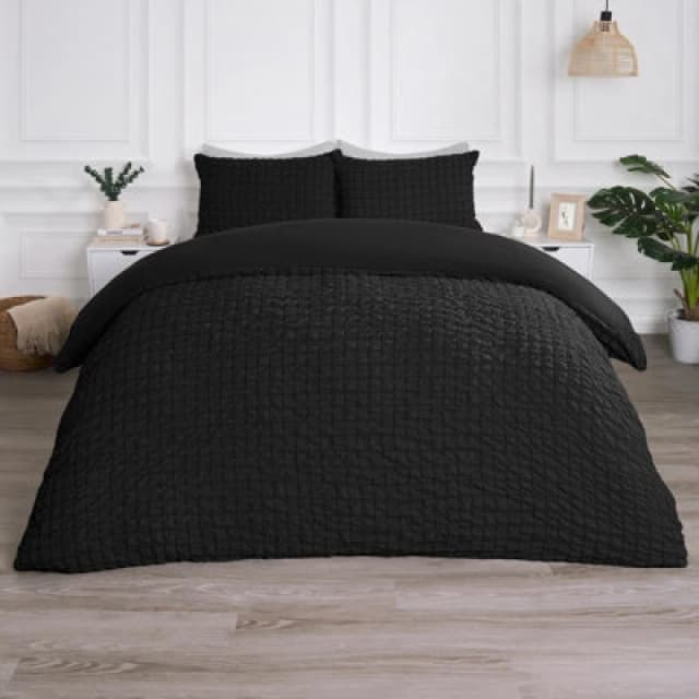 OHS OHS Luxury Seersucker Duvet Cover Set Geo Pillowcase Quilt in Black Size: Single Black Single Unisex 5027434204847