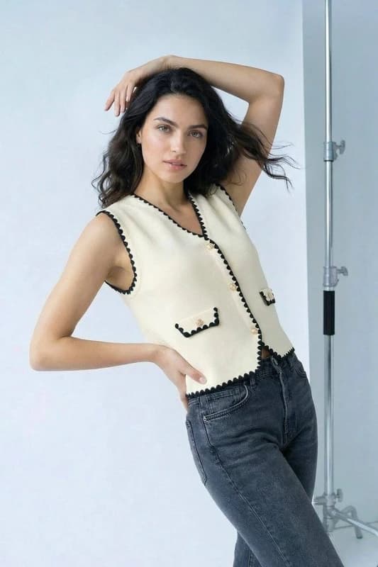 Dusk Womens Contrast Knit Waistcoat in Ivory Size: Medium Ivory Female M