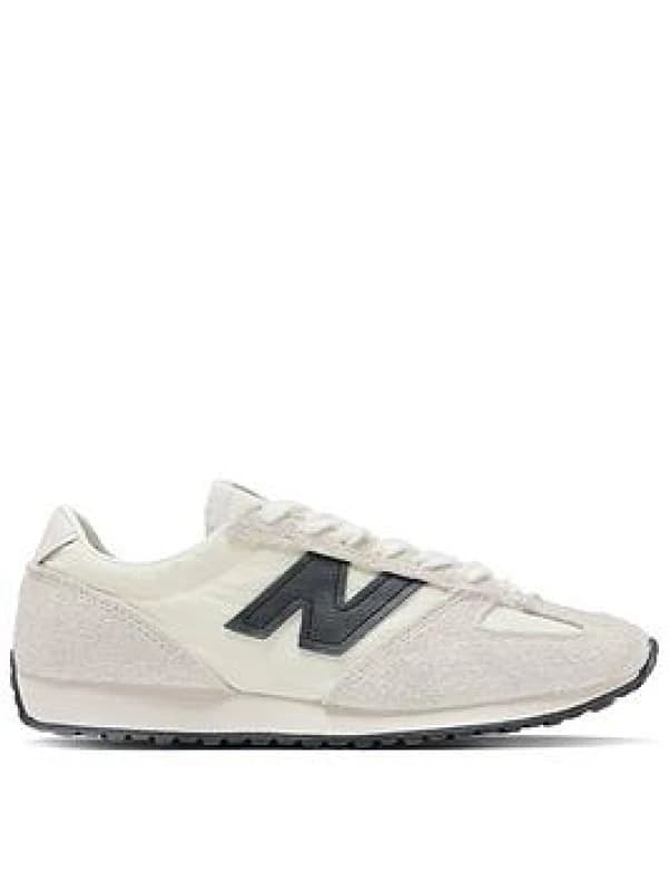 New Balance 471 womens Shoes (Trainers) in White
