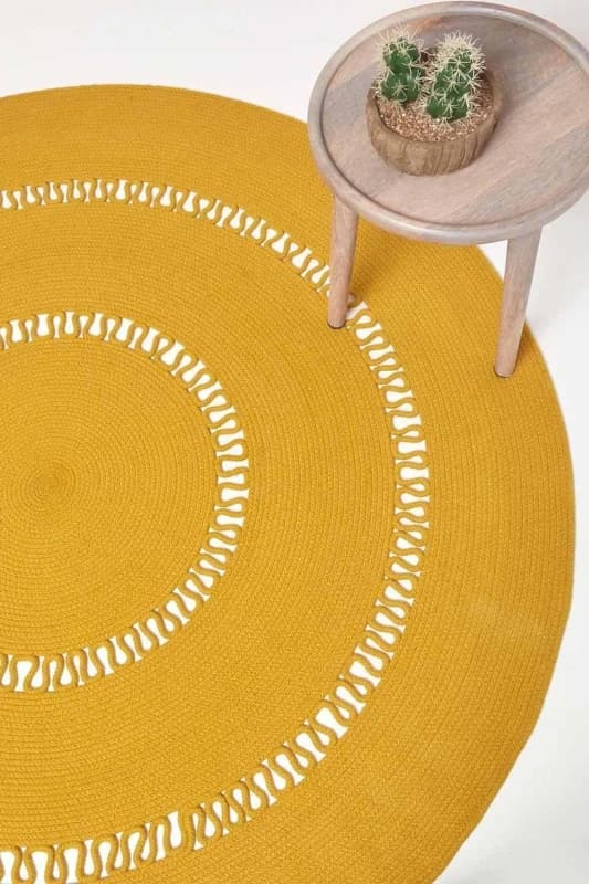 Homescapes Crochet Braided Round Rug in Mustard Size: 120cm diameter Mustard Unisex 120cm diameter