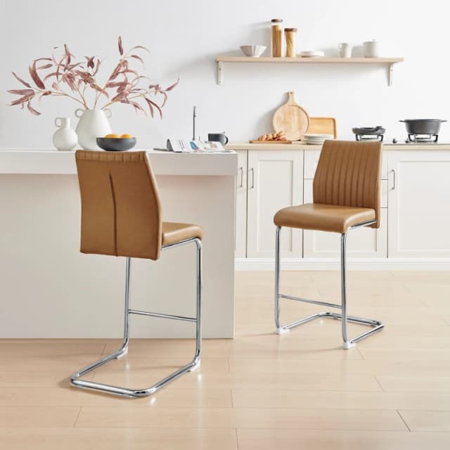FurnitureboxUK FurnitureboxUK Lorenzo 2x Faux Leather & Silver Bar Chairs in Tan Tan One Size Unisex 5056784304327