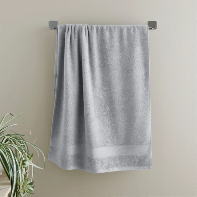 Catherine Lansfield Catherine Lansfield 'Anti Bacterial' Cotton Towels in Silver Size: Bath Sheet Silver Bath Sheet Unisex 5057681101361
