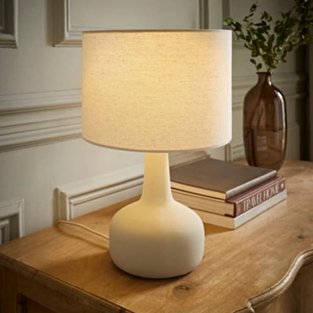 ValueLights ValueLights Hayley Natural Linen Drum Shade Squat Base Ceramic Stonewear Table Lamp and Bulb in Beige Beige One Size Unisex 5059406066016