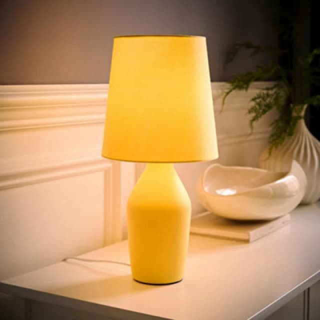 ValueLights Arlo Compact Ceramic Table Lamp with Fabric Shade with LED Bulb Yellow