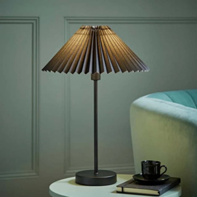 ValueLights Akira Pleated Shade Table Lamp with LED Bulb Black