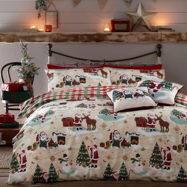 Furn Furn Jolly Santa Christmas Reversible Duvet Cover Set Size: Single Multi Single Unisex 5025532709042