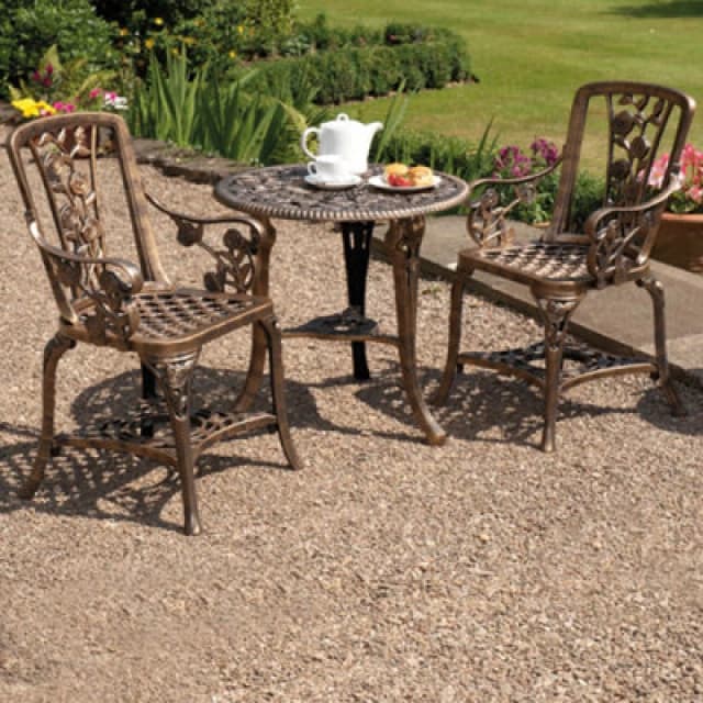 THOMPSON & MORGAN Thompson&morgan - Antique Effect Rose Design 2 Seater Bistro Patio Set Table UV-Stabilised pvc (Bronze) D7280