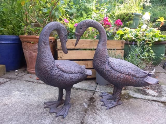 Inspirational Gifting Pair of Geese Sculptures Garden Ornament in Bronze Bronze Unisex