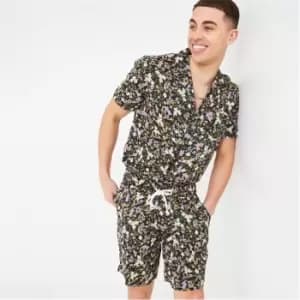 I Saw It First Mens Floral Print Resort Shorts - Black