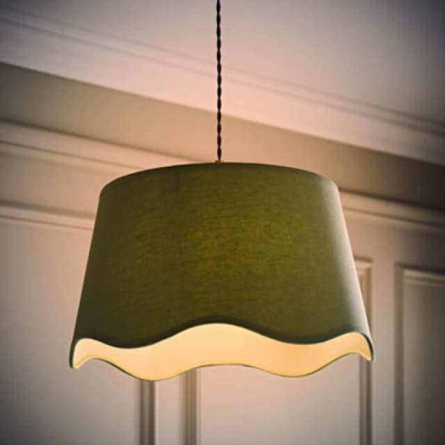ValueLights ValueLights Mabel Linen Large 30cm Scallop Edge with Trim Lamp Shade with Bulb in Green Green One Size Unisex 5059406069888