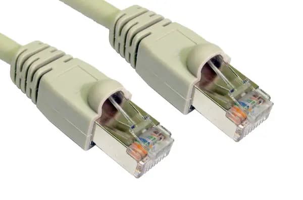 Cables Direct Cables Direct - Patch cable - RJ-45 (M) - RJ-45 (M) - 5m - FTP - ( CAT 6 ) - snagless booted - grey B6ST-705