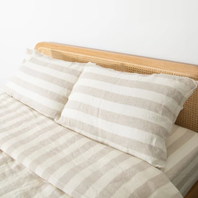 Native Natural Natural Stripes Pair Of 100% Linen Pillowcases in Off-White Off-White Unisex