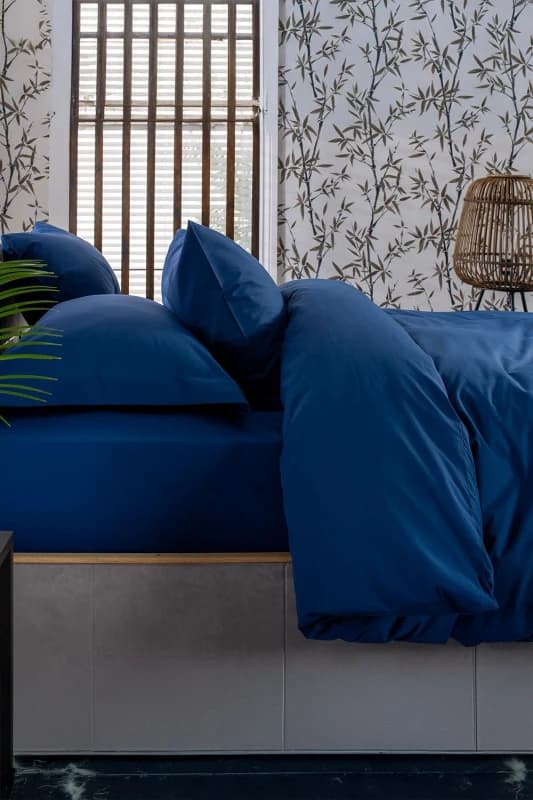 The Lyndon Company The Lyndon Company Luxury 200 Thread Count 100% Cotton Fitted Sheets in Navy Size: Single Fitted Navy Single Fitted Unisex 505499