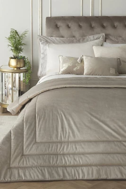 Laurence Llewelyn Bowen Chic Bedspread 150cm x 220cm Oyster (Cream)