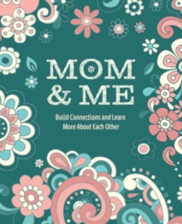 Mom & Me. Paperback. By Editors of Chartwell Books Books