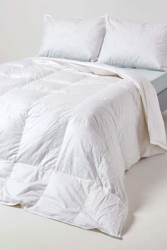 Homescapes Luxury White Duck Down 13.5 Tog Single Size Winter Duvet