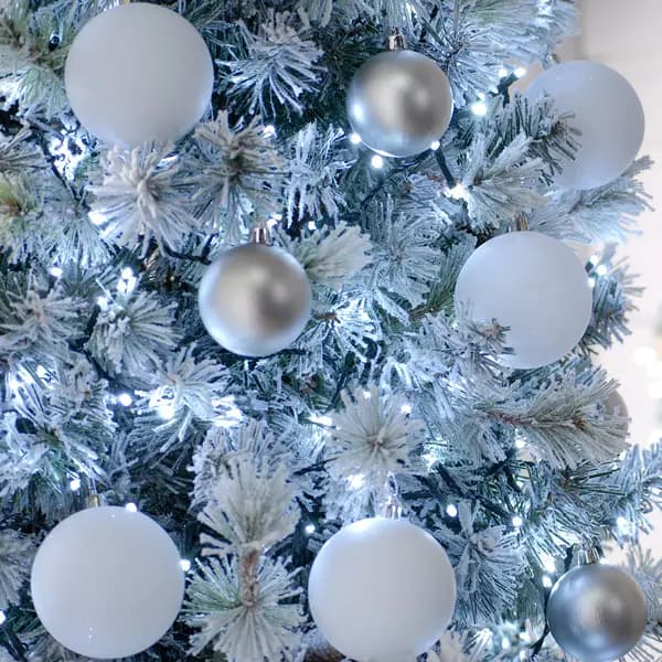 Festive Indoor & Outdoor Flickering 5ft Christmas Tree Lights 600 White LEDs