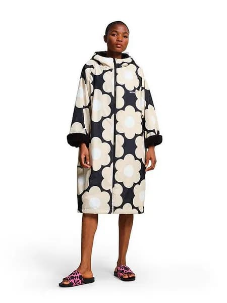 Regatta Womens Orla Waterproof Changing Robe Jacket Coat One Size Black Sixties Daisy RWW431-D5R-ONE