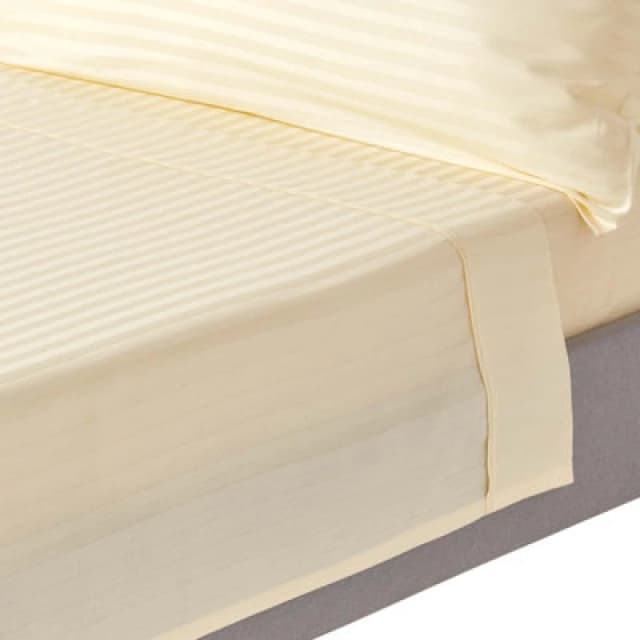 Homescapes Pastel Yellow Egyptian Cotton Satin Stripe Flat Sheet 330 Tc, Double