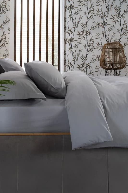 The Lyndon Company The Lyndon Company Luxury 200 Thread Count 100% Cotton Fitted Sheets in Silver Size: Single Fitted Silver Single Fitted Unisex 50