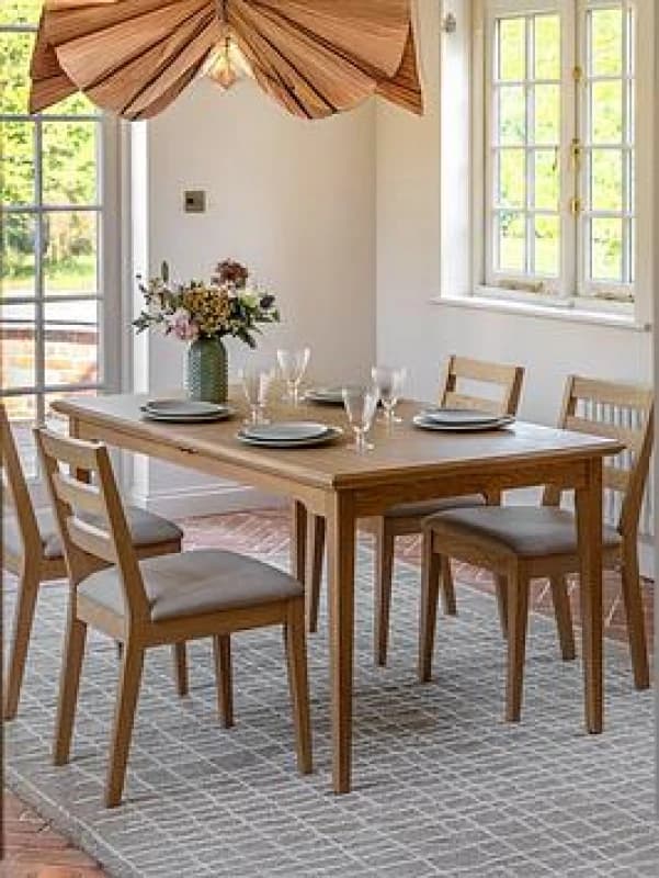SO'HOME Harriet Oak Extending Dining Table Light Oak Wood 6 People