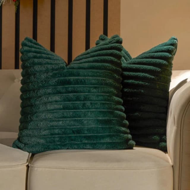 OHS OHS 2 x Faux Fur Thick Rib Cushion Covers in Dark Green Size: 45cm x 45cm Dark Green 45cm x 45cm Unisex 5027434191659
