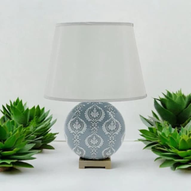Lamp and Shade - L11 x W28 x H42cm - White MinsterStylishLivingLtd7316