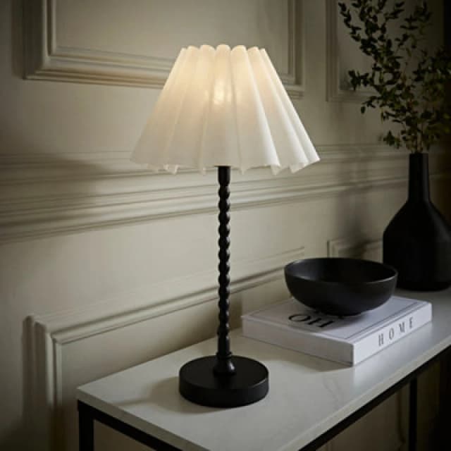 Valuelights Maeve White Scallop Pleated Taper Shade Black Bobbin Bobble Table Lamp And Bulb