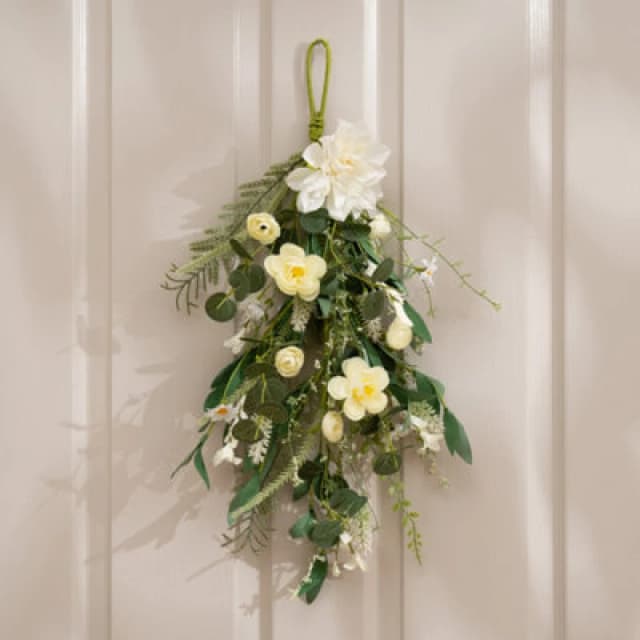 Scottish Everlastings Ltd. Scottish Everlastings 30Cm Artificial Classic White Swag