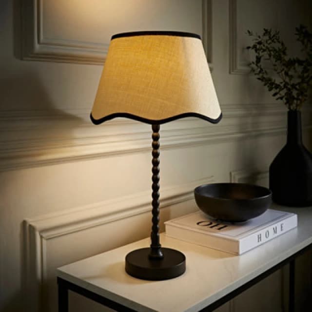 ValueLights ValueLights Maeve Scallop Black Trim Drum Shade Matte Black Bobbin Table Lamp and LED Bulb Black One Size Unisex 5059406067242