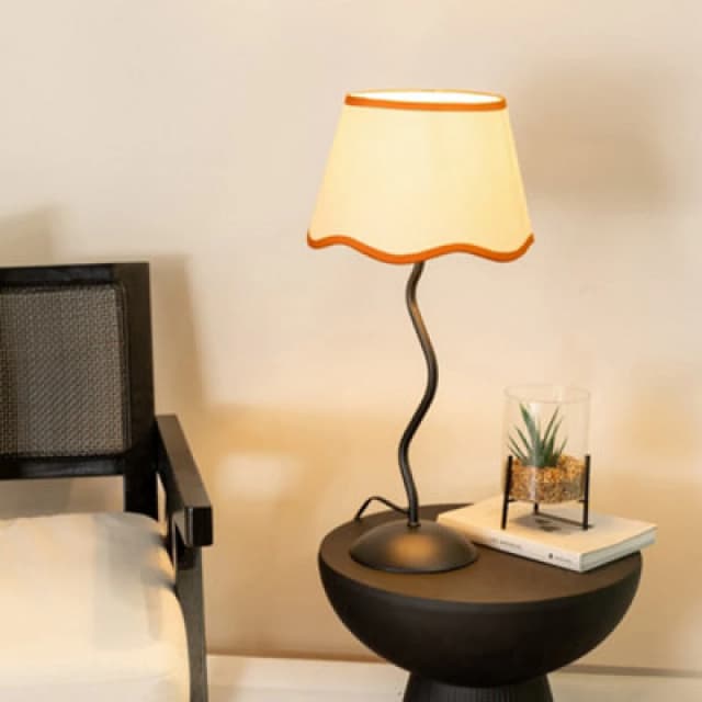 ValueLights Wiggle Black Metal Stem Table Lamp with Linen Scallop Trim Tapered Lamp Shade Burnt Orange
