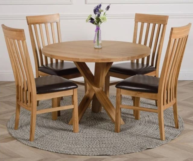 Thats Furniture Oregon Round Oak Dining Table & 4 Harvard Chairs in Brown Brown Unisex