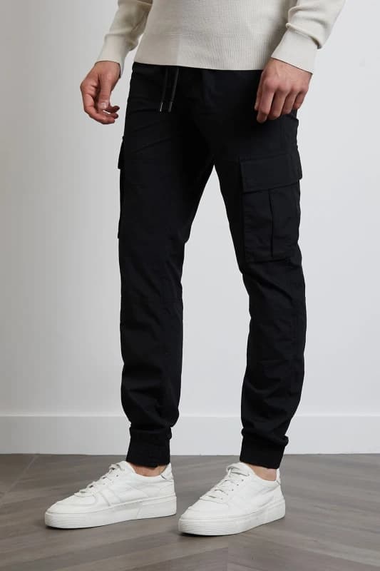 Threadbare Threadbare Men 'Prince' Cotton Cuffed Cargo Trousers in Black Size: large Black L Male 7625914110374