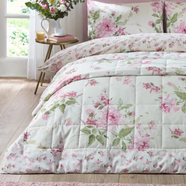 Catherine Lansfield Avebury Floral 220cm x 230cm Reversible Bedspread Cream