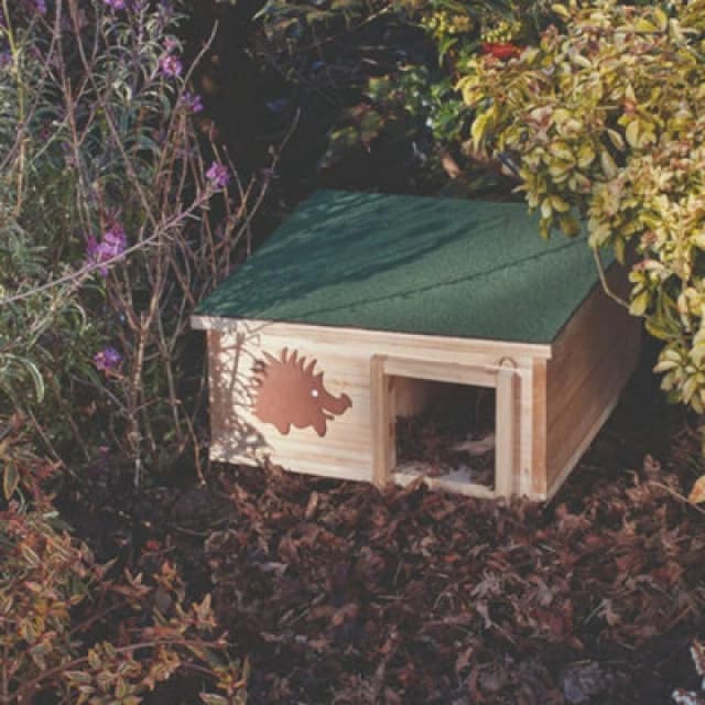 Thompson & Morgan Hedgehog House - Durable Fir Wood Hibernation Shelter With Waterproof Roof - Safe Educational Wildlife Garden Bo
