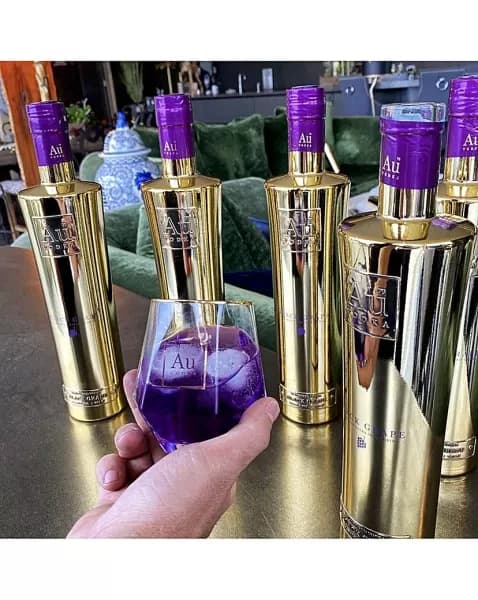 AU Vodka Black Grape 70cl