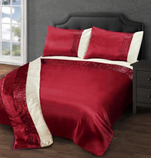 Intimates Elegant Faux Silk Finish Duvet Cover & Pillowcase Set, Luxury Bedding Ensemble, Easy-Care Machine Washable - Red