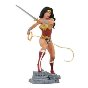 Wonder Woman Lasso DC Comic Gallery PVC Figure