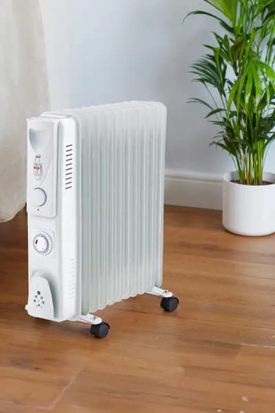 Neo 2500W 11 Fin Electric Oil Filled Radiator With Timer Off White