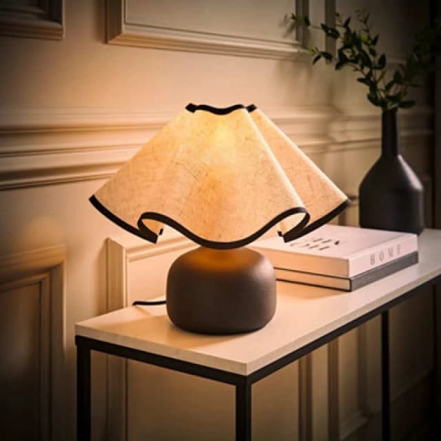 Valuelights Emilia Black Ceramic Table Lamp With Linen Wave Shade And Bulb