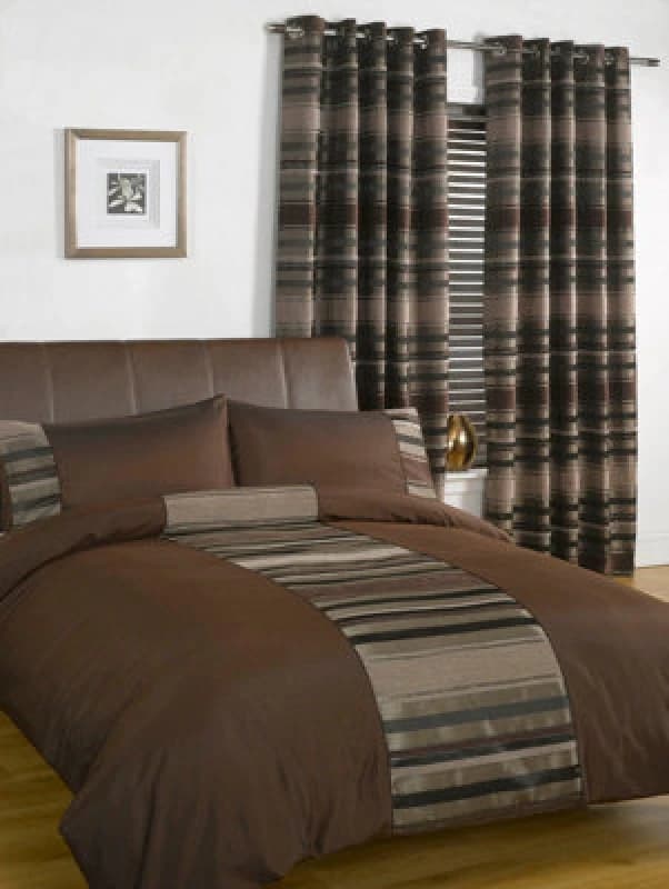 Rapport Home New York Polycotton Duvet Cover Set With Pillowcase in Chocolate Size: Double Chocolate Unisex Double